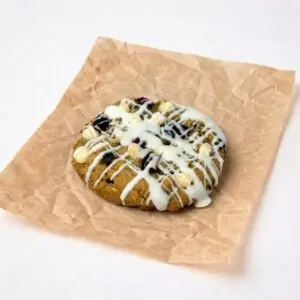 MEDIUM CRANBERRY WHITE CHIP