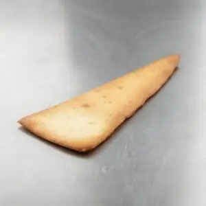 MEDIUM TRIANGLE GARLIC